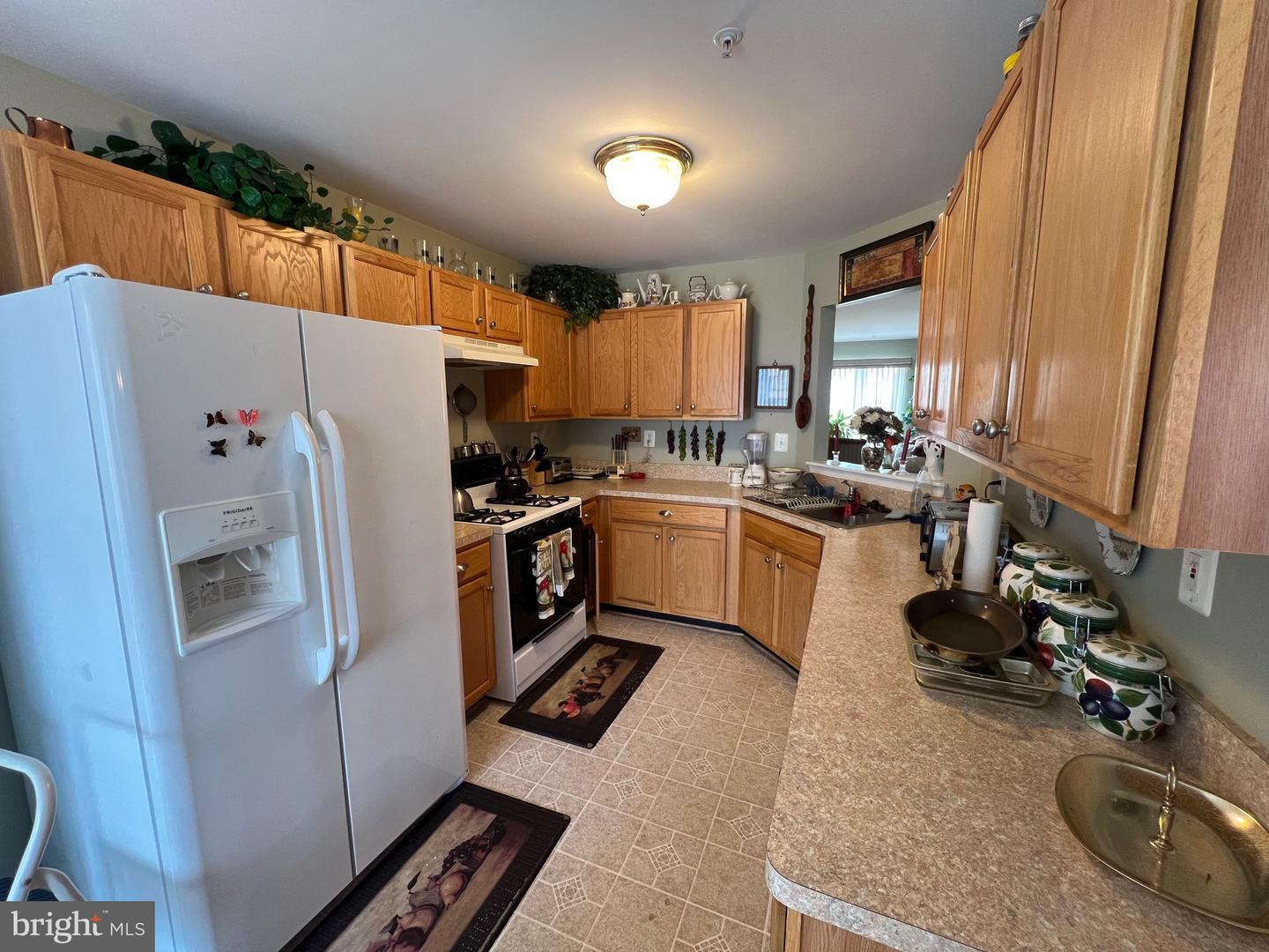 Photo 5 of 12 of 2671 Avon Pl townhome
