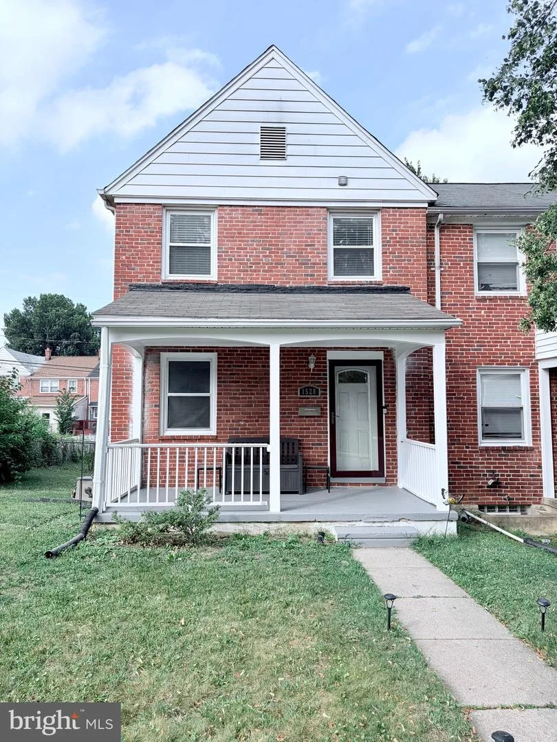 1528 Ramblewood Road