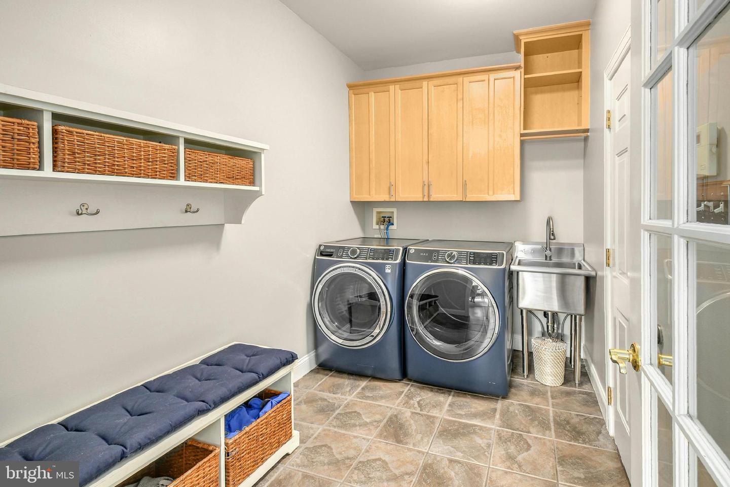 Photo 18 of 41 of 3112 Broadmoor Dr house