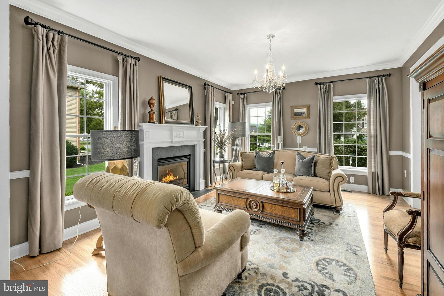 Photo 9 of 41 of 3112 Broadmoor Dr house