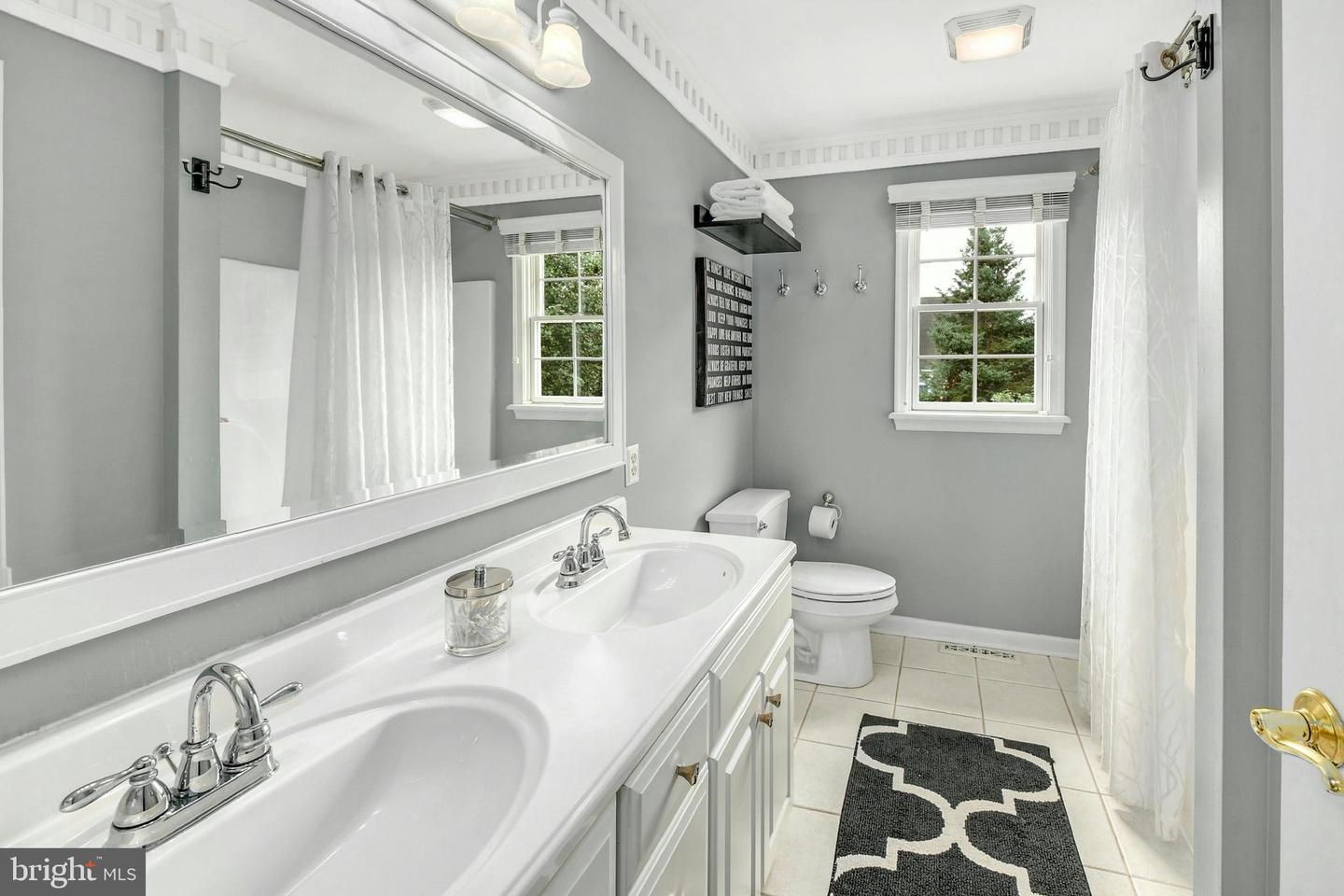 Photo 25 of 41 of 3112 Broadmoor Dr house