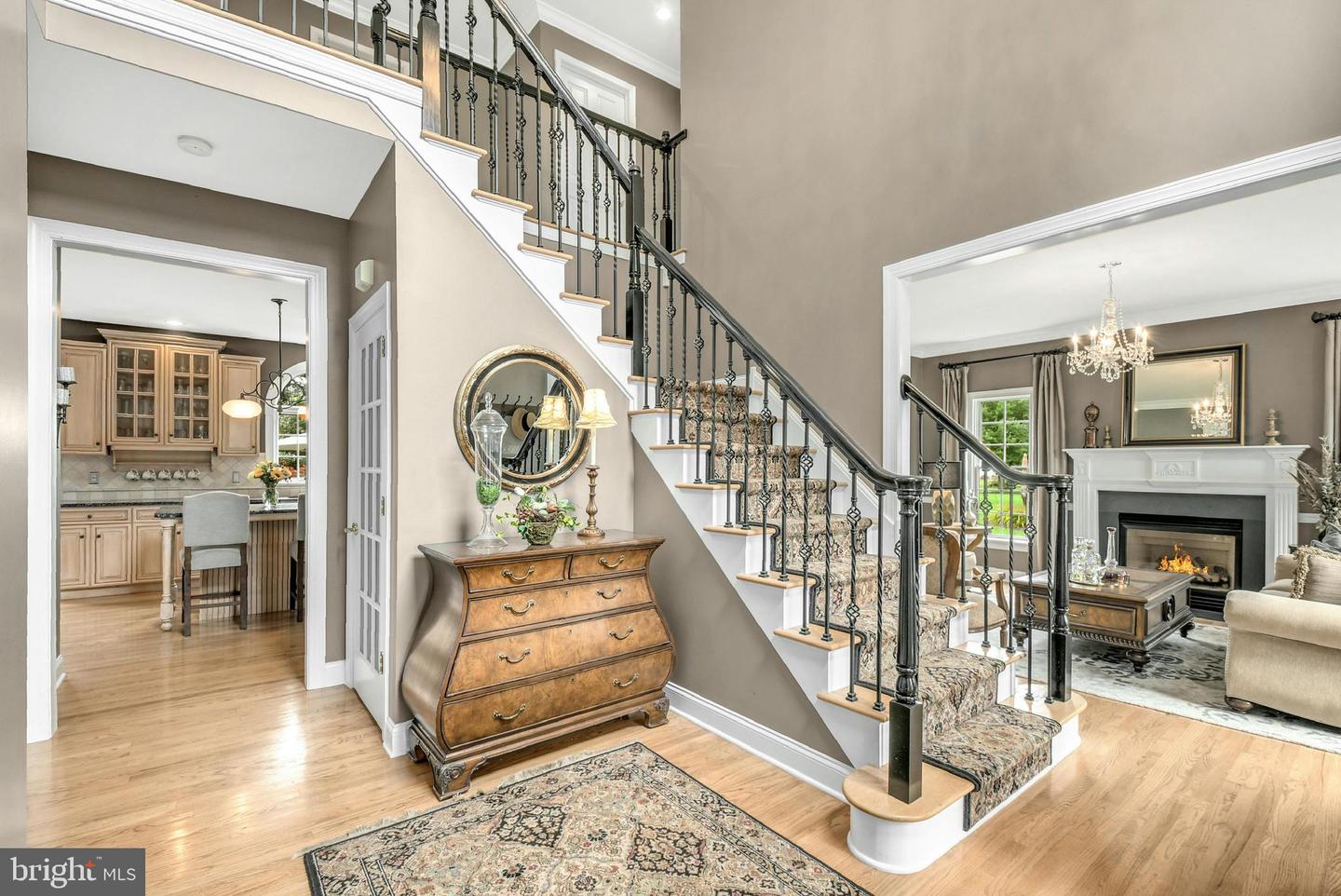 Photo 8 of 41 of 3112 Broadmoor Dr house