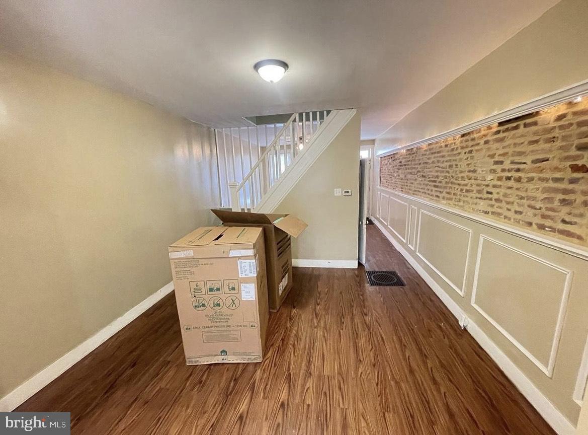 Photo 3 of 5 of 2348 Sidney Ave townhome