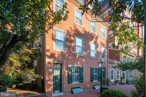 Townhouse in Philadelphia PA 3 Loxley COURT.jpg
