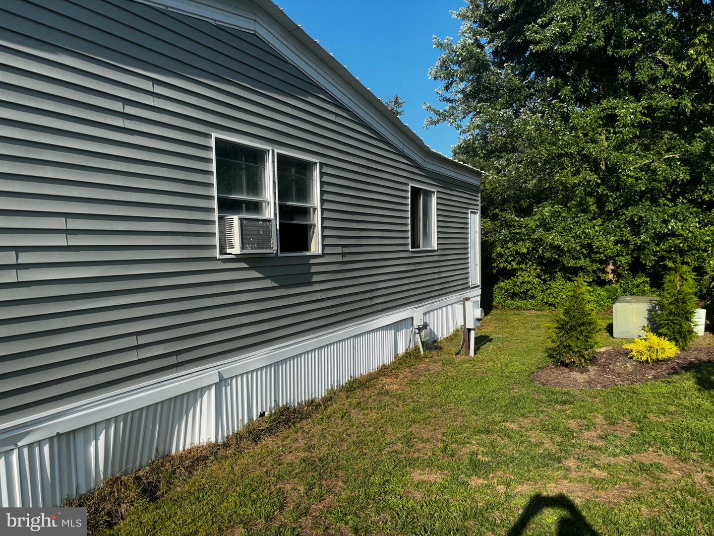 Photo 3 of 19 of 51 James Ave mobile home