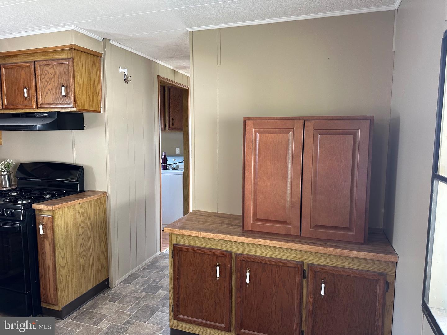 Photo 5 of 19 of 51 James Ave mobile home