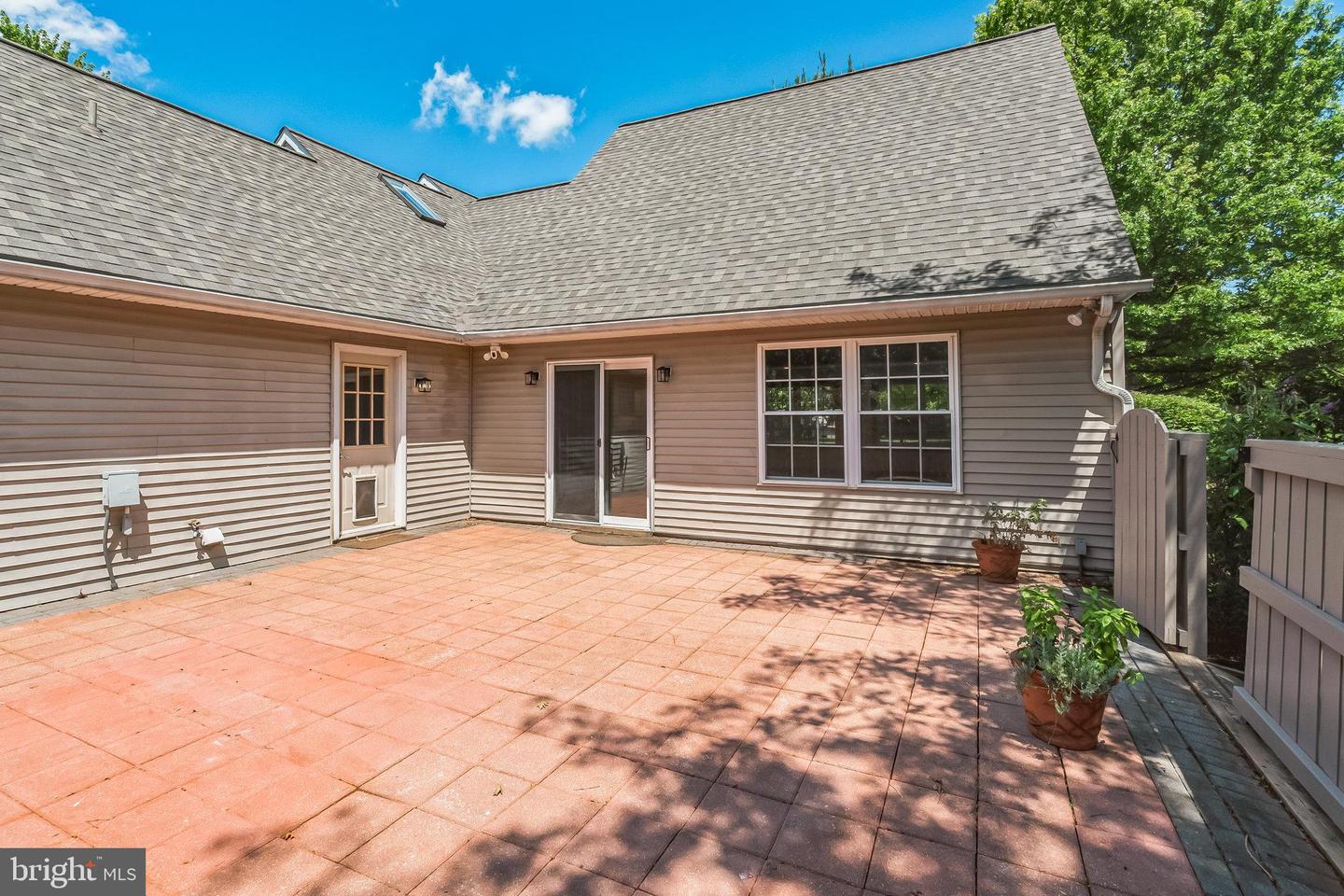 Photo 5 of 42 of 5140 Leathermans Walk house