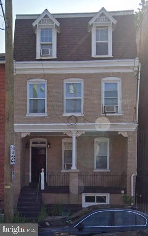 Townhouse in Lancaster PA 641 Queen STREET.jpg