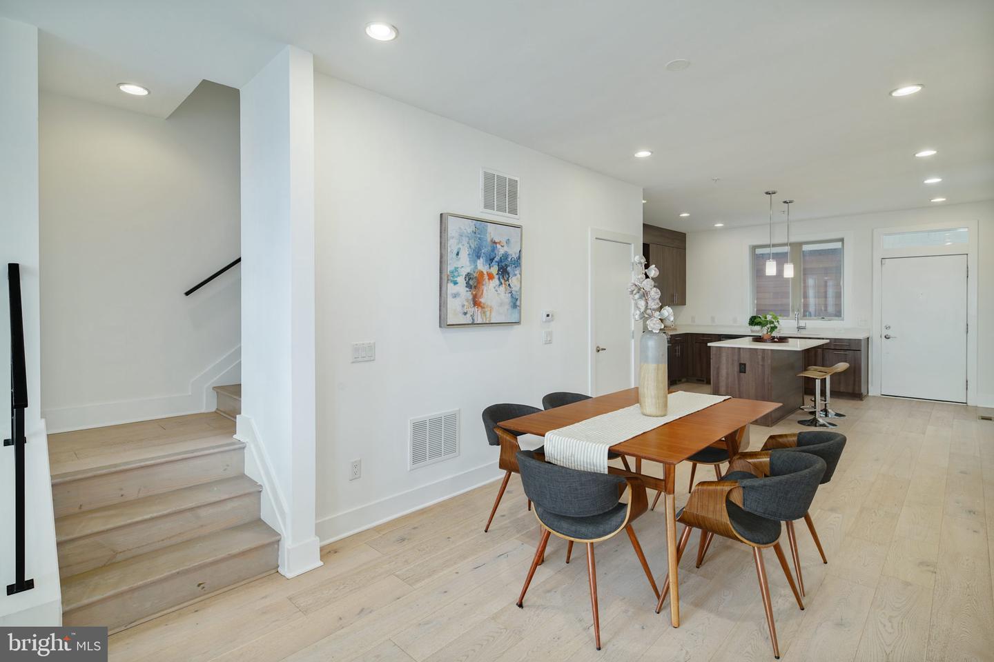 Photo 4 of 29 of 740 S Columbus Boulevard #54 townhome