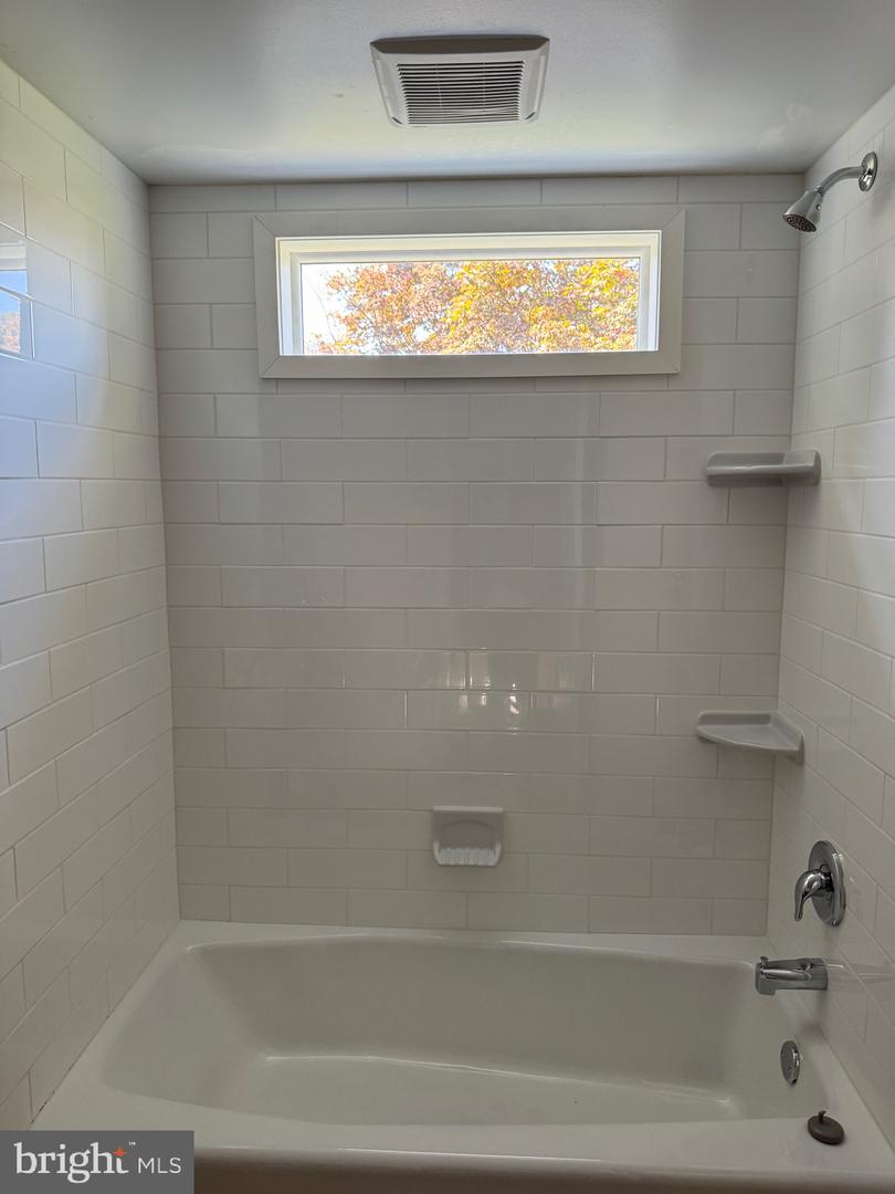 Photo 17 of 20 of 143 Wilson Ave house