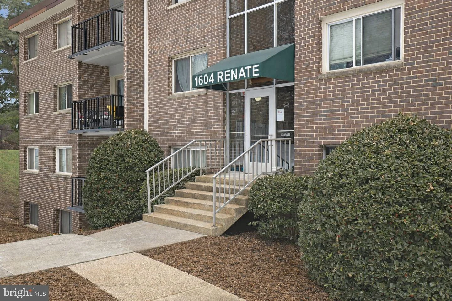 1604 Renate Drive Unit 104