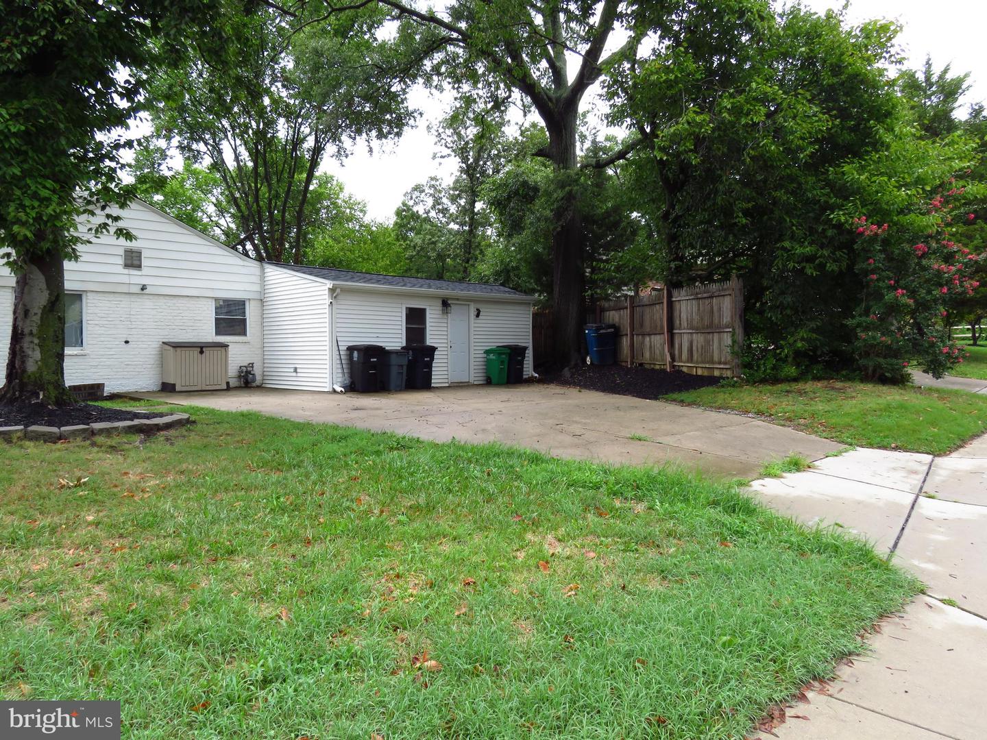Photo 35 of 40 of 2012 Ruatan St house