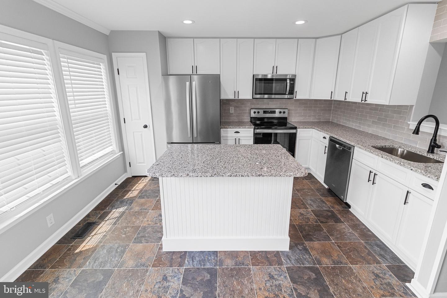 Photo 9 of 26 of 726 Prentiss Point townhome