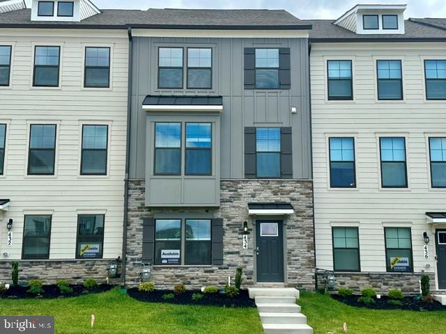 713 Compass Way, Frederick, MD, 21701