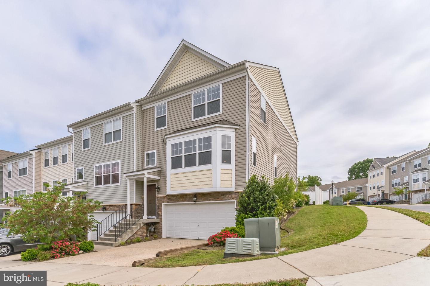 Photo 1 of 30 of 744 Pin Oak Ct townhome