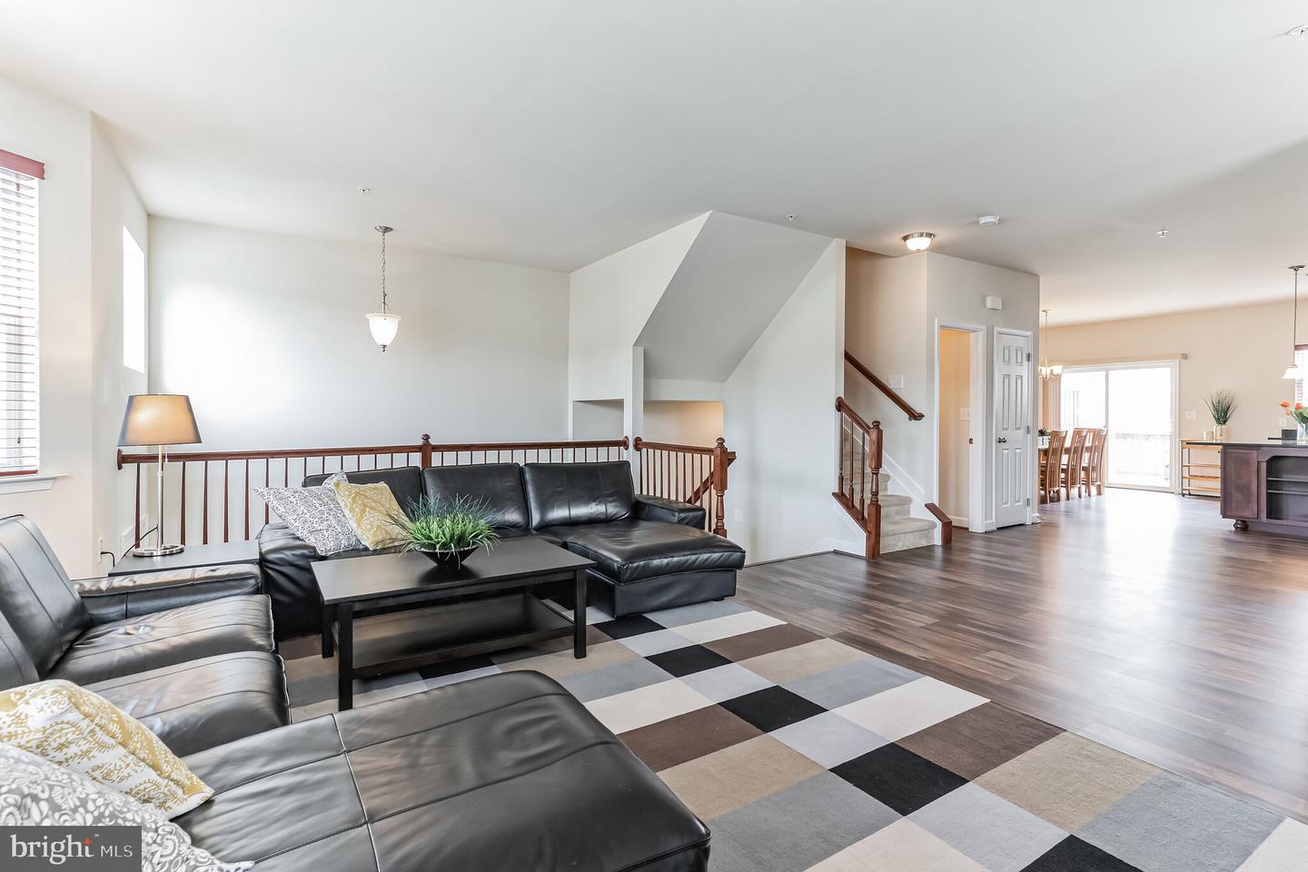 Photo 4 of 30 of 744 Pin Oak Ct townhome