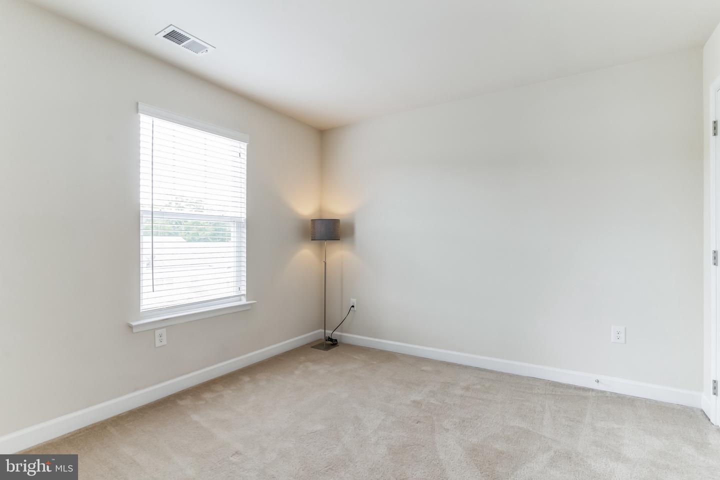 Photo 12 of 30 of 744 Pin Oak Ct townhome