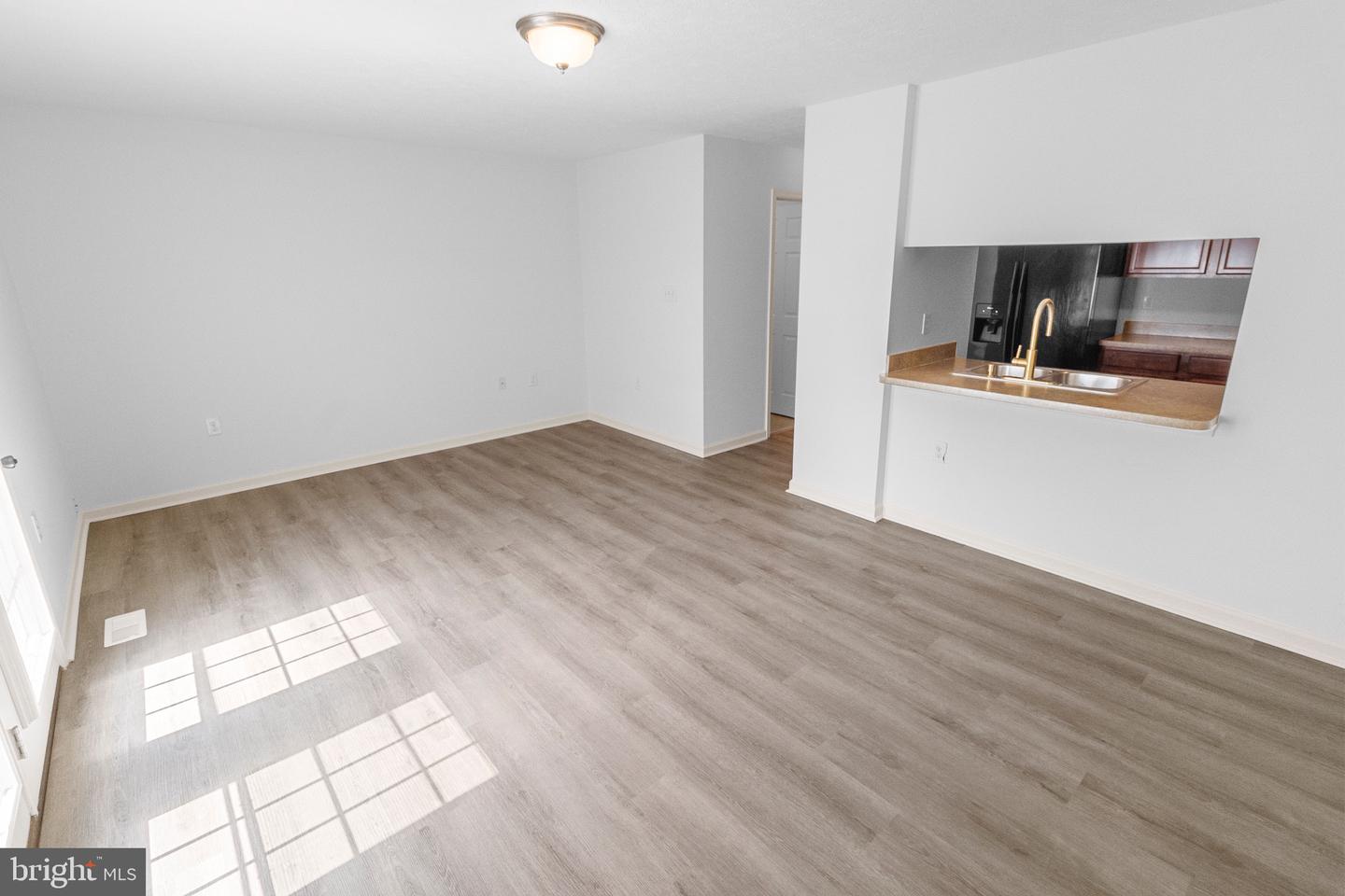 Photo 9 of 29 of 109 Kensington Ter townhome