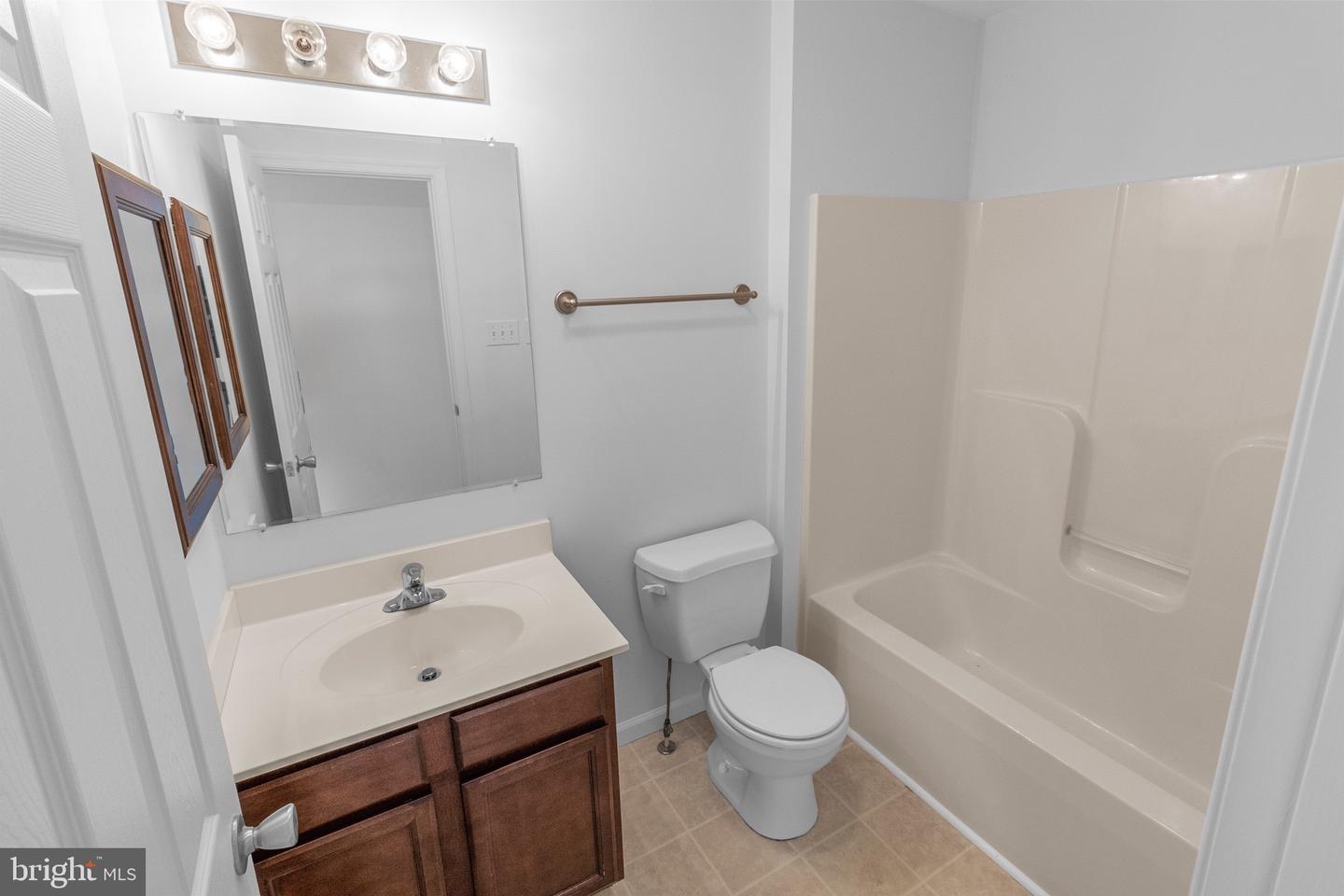 Photo 17 of 29 of 109 Kensington Ter townhome