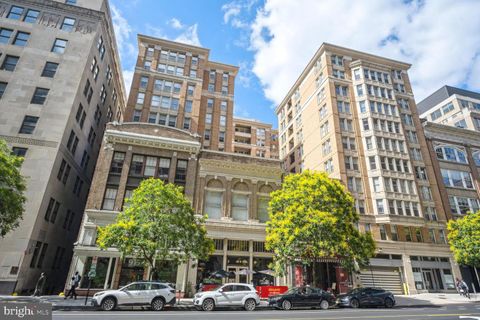 Condominium in Washington DC 915 E STREET.jpg