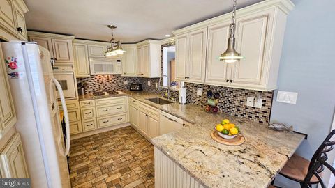 Single Family Residence in Manahawkin NJ 5 Jonathan DRIVE 12.jpg