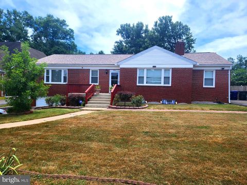 Single Family Residence in Falls Church VA 7431 Mason LANE.jpg