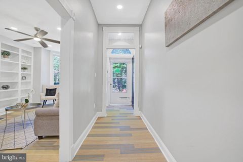 Townhouse in Washington DC 1393 F St St 26.jpg