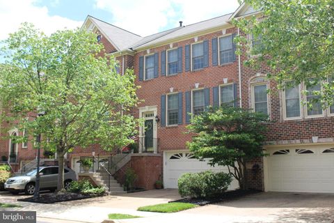 Townhouse in Fairfax VA 10459 Courtney DRIVE 1.jpg