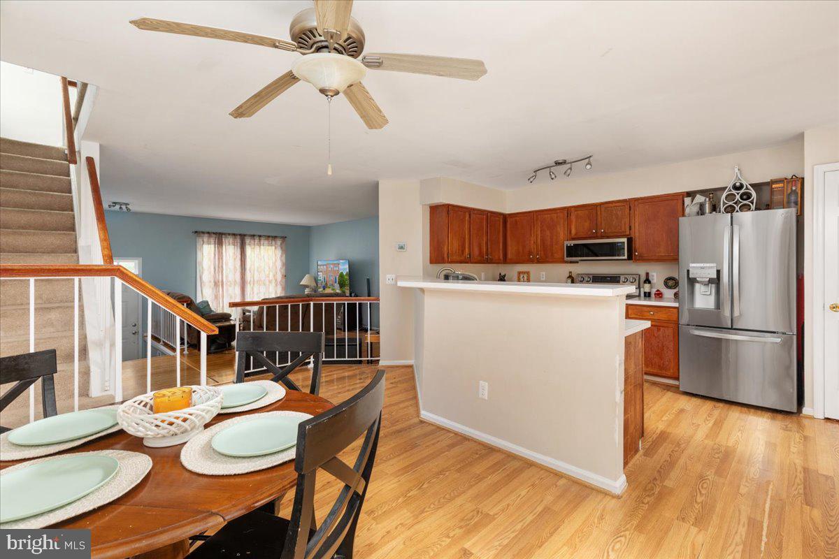 Photo 6 of 42 of 411 Davis Ave SW townhome