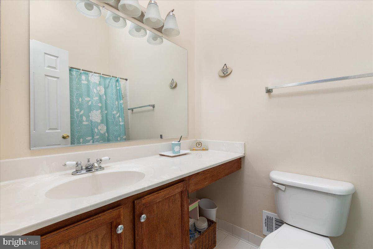 Photo 14 of 42 of 411 Davis Ave SW townhome