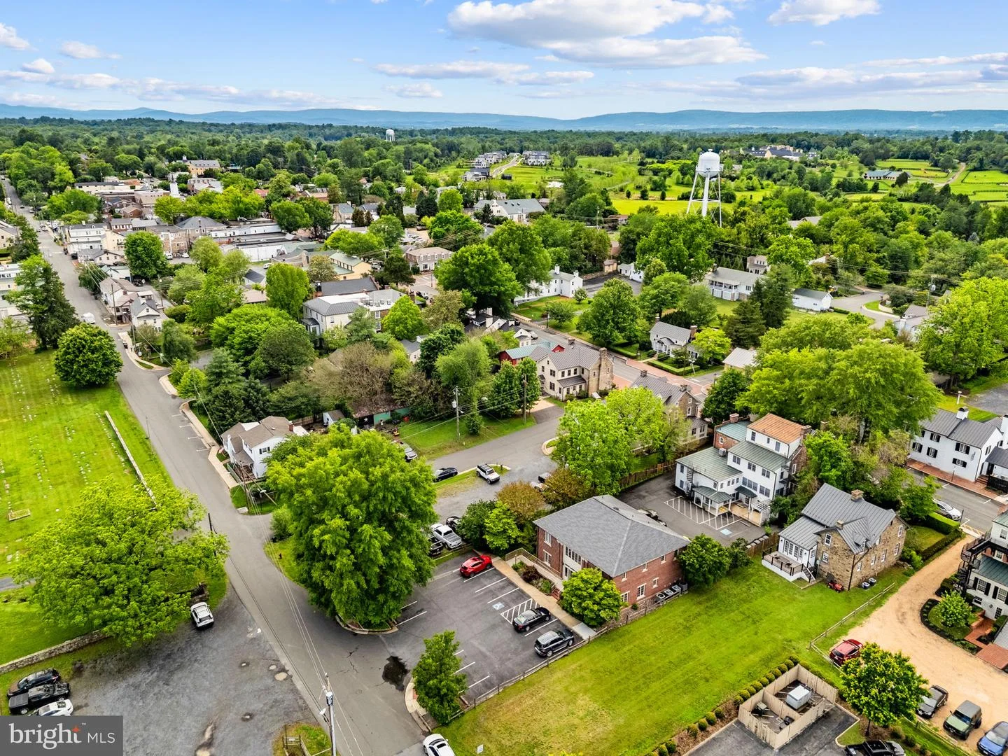 204 E Federal Street Unit B, Middleburg, VA, 20117