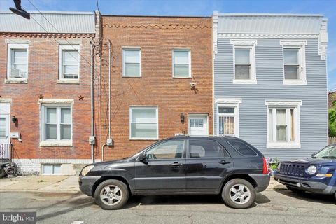 Townhouse in Philadelphia PA 2250 Kennedy STREET.jpg