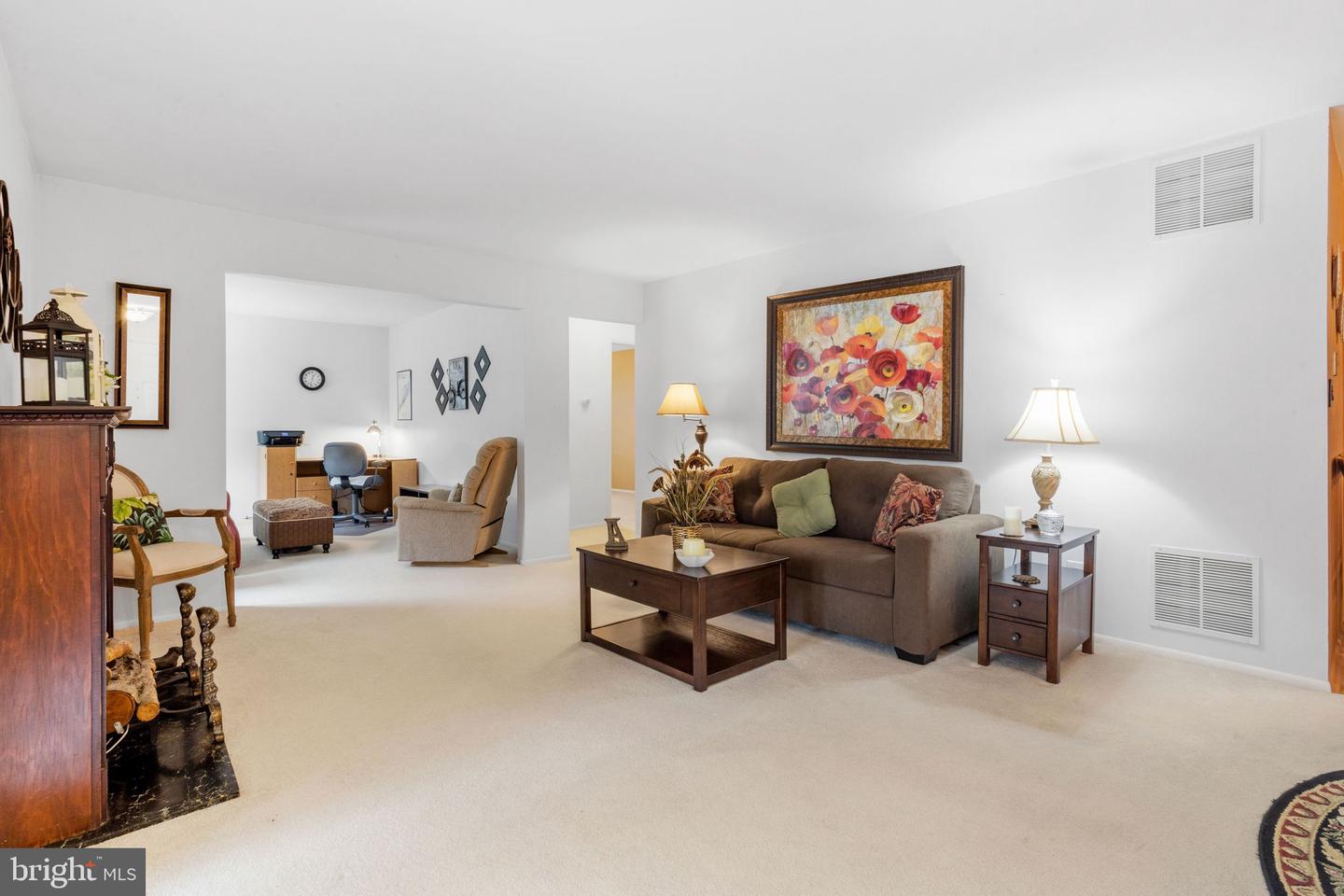 Photo 6 of 24 of 35 Uxbridge Pl condo