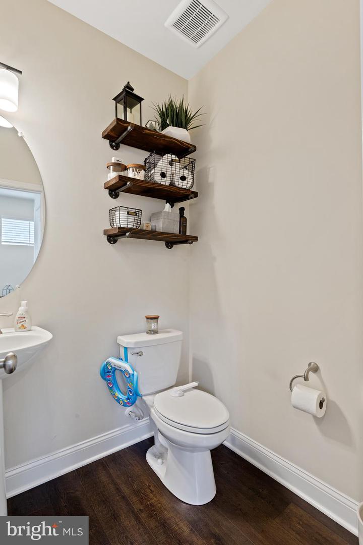 Photo 6 of 49 of 6927 Galesbury Ct house