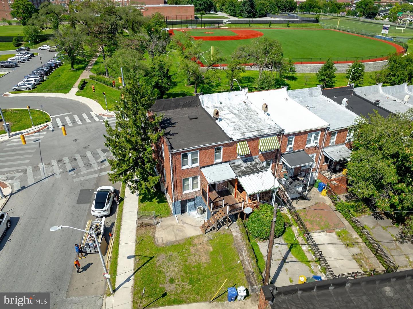 Photo 33 of 33 of 2221 Windsor Ave townhome