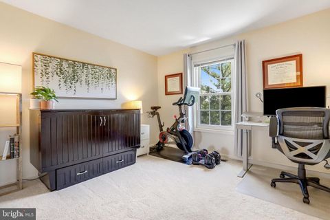 Townhouse in Arlington VA 949 Rolfe STREET 32.jpg