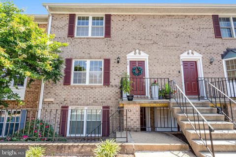 Townhouse in Arlington VA 949 Rolfe STREET 1.jpg