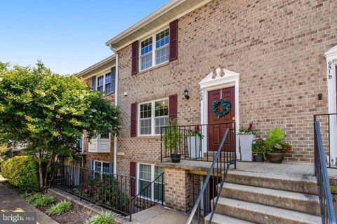 Townhouse in Arlington VA 949 Rolfe STREET 2.jpg