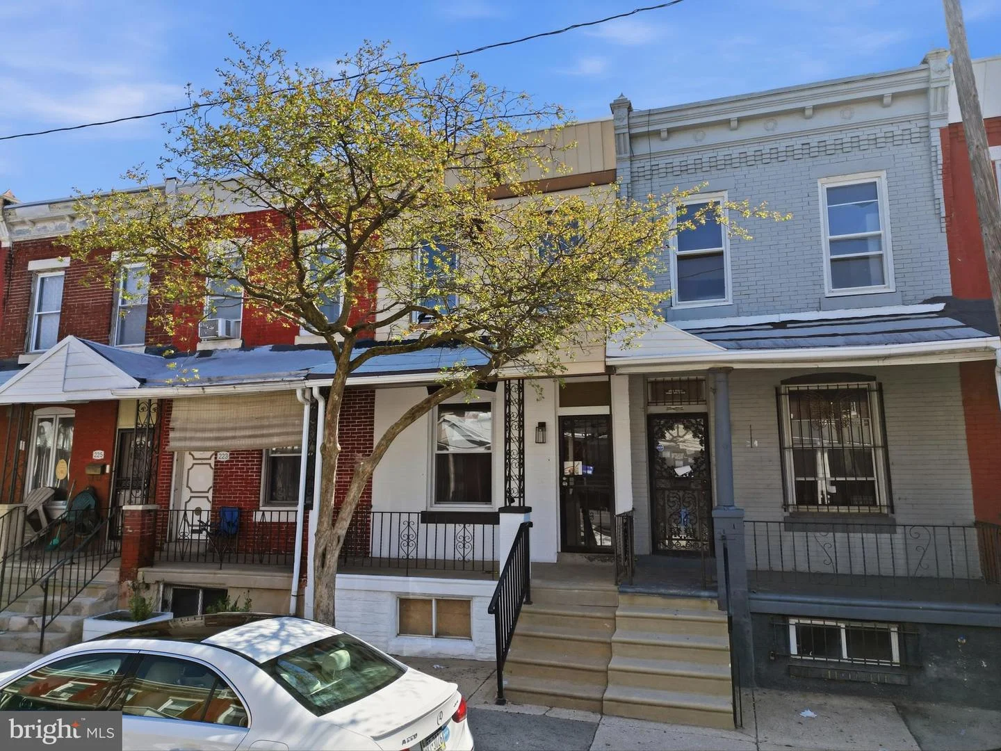 221 N Hobart Street