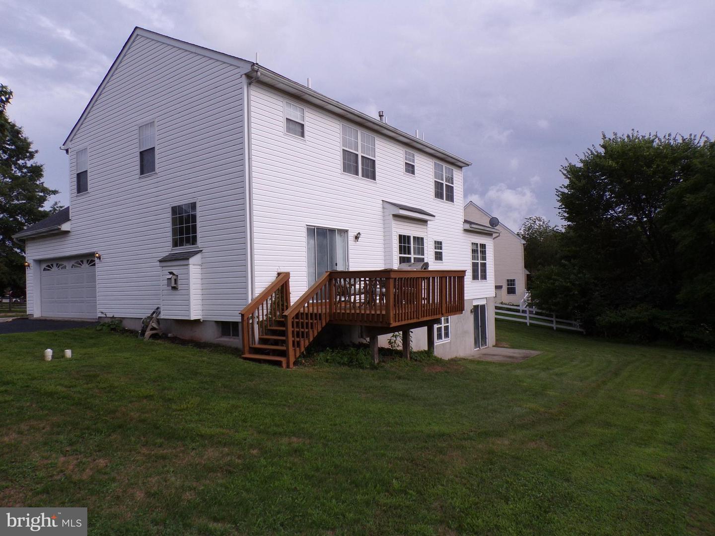 Photo 40 of 46 of 115 William Rd house