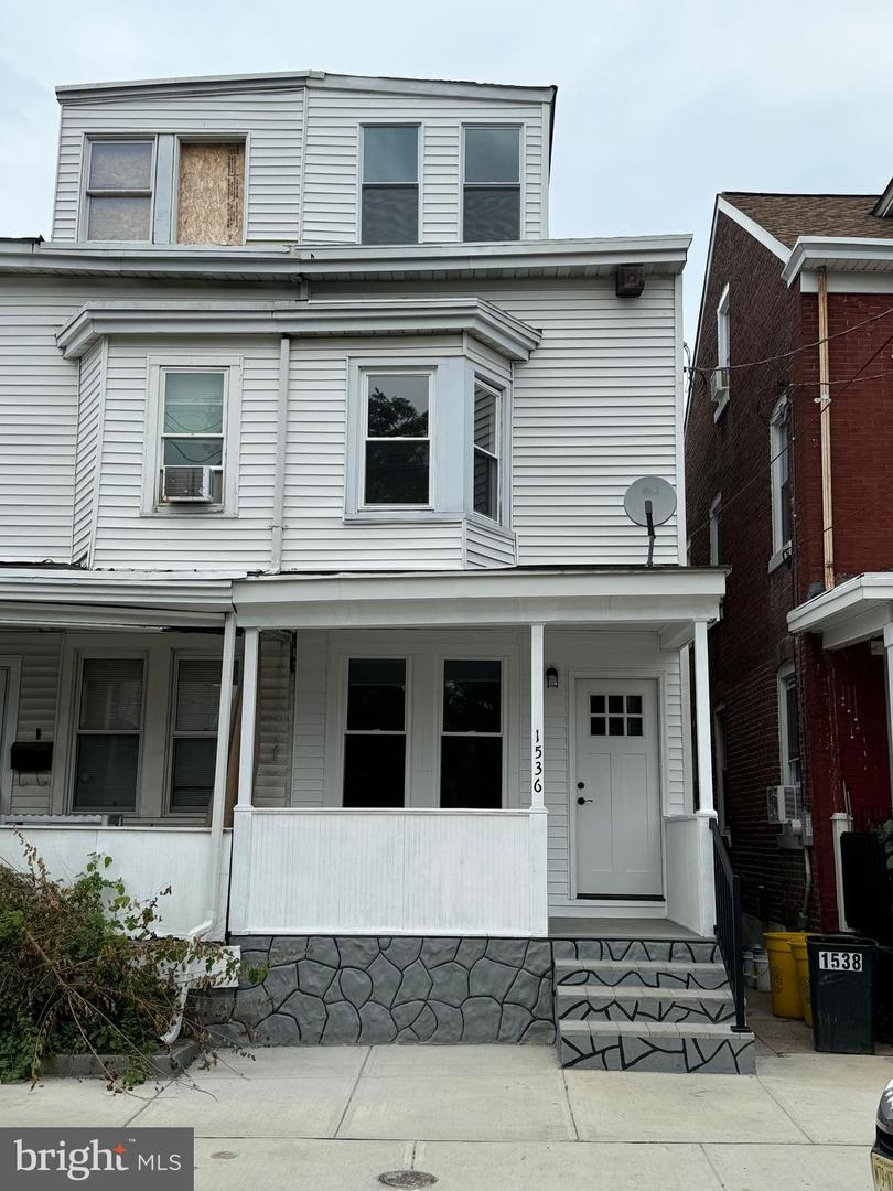 Photo 2 of 26 of 1536 Genesee St multi-family property