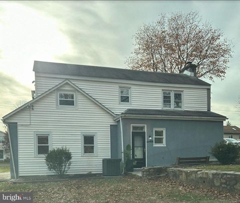 Single Family Residence in Feasterville Trevose PA 4855 Boston AVENUE.jpg