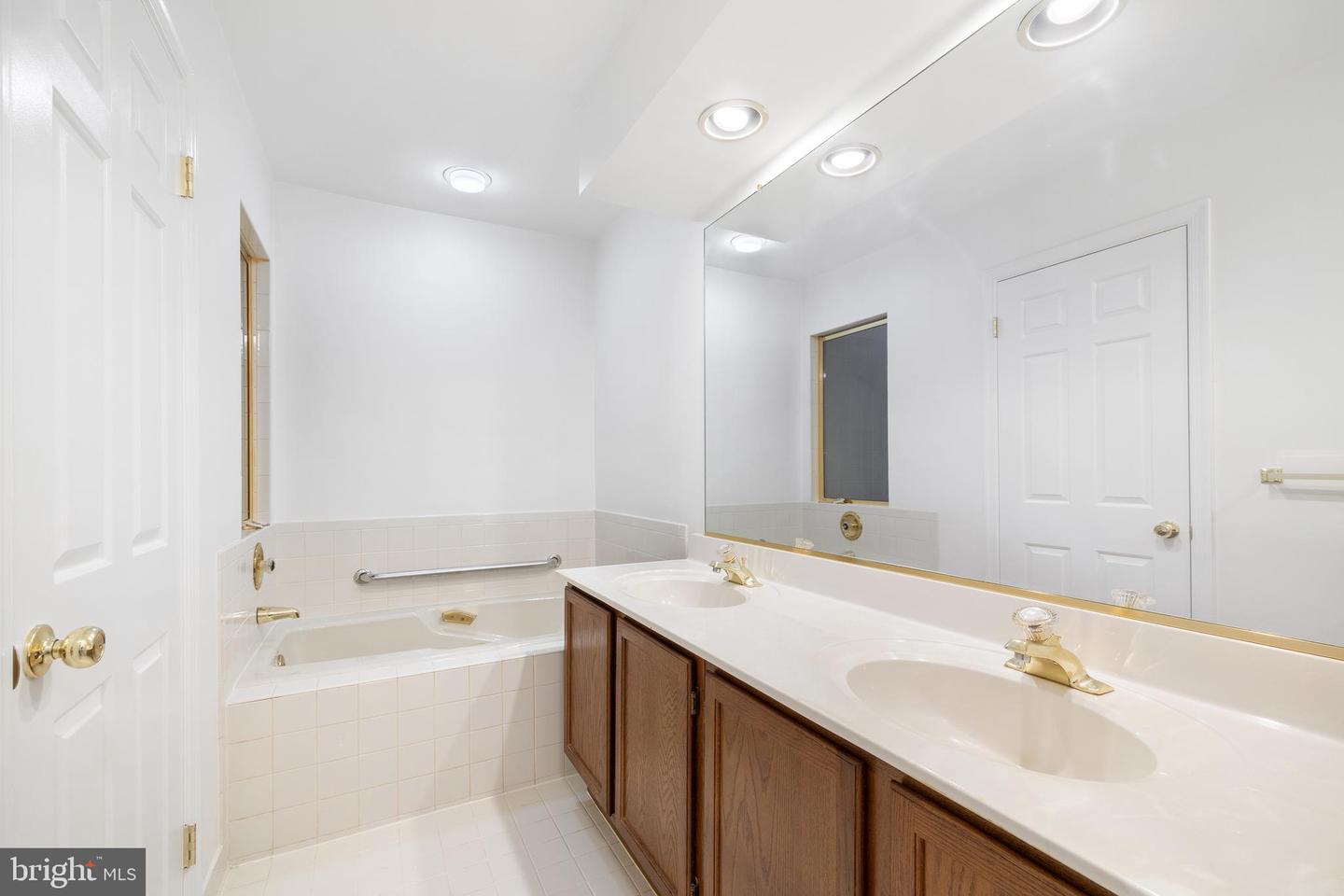 Photo 11 of 27 of 2830 Seasons Way townhome