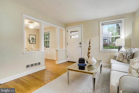 Single Family Residence in Alexandria VA 1321 Bayliss DRIVE 1.jpg