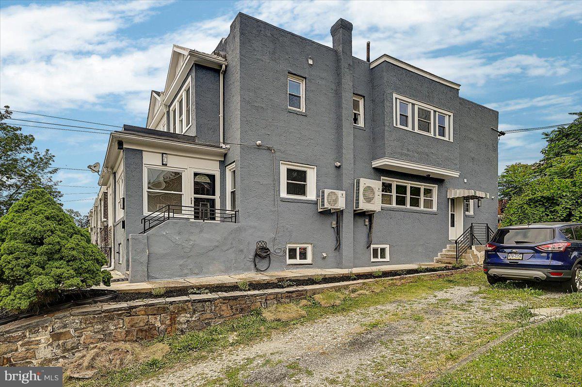 Photo 7 of 41 of 1400 Astor St townhome