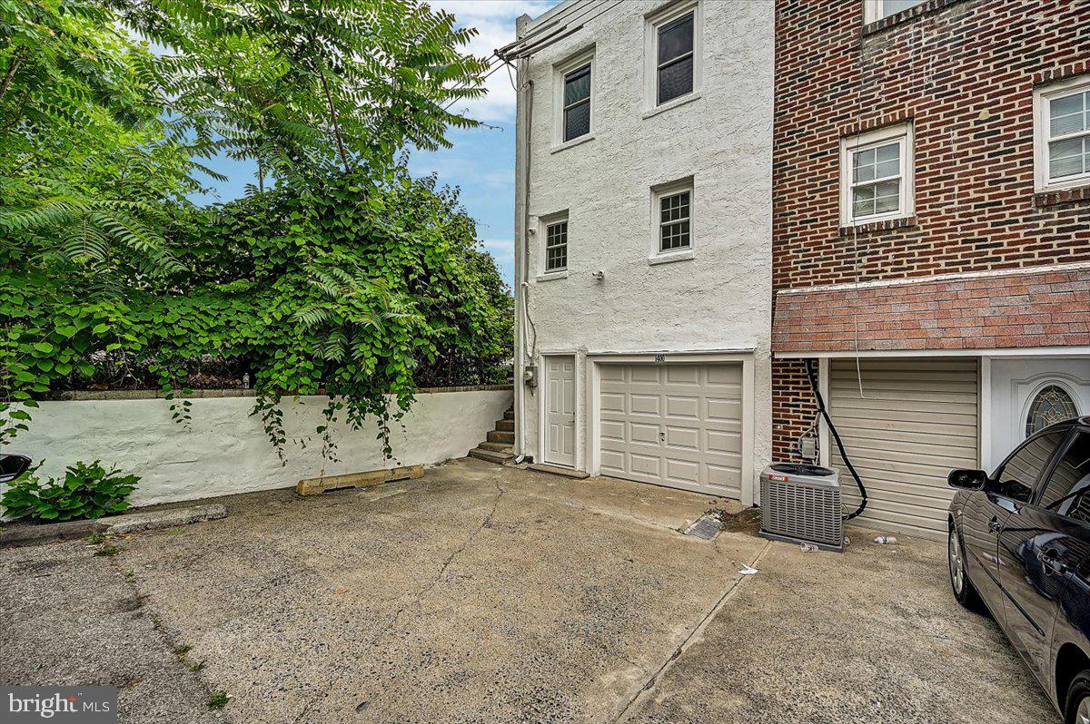 Photo 9 of 41 of 1400 Astor St townhome