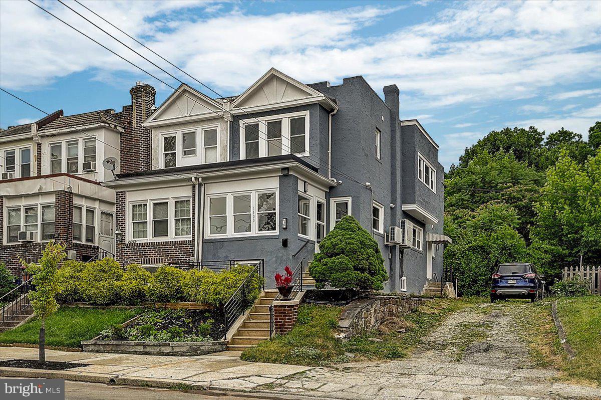 Photo 6 of 41 of 1400 Astor St townhome