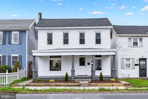Single Family Residence in Mechanicsburg PA 113 York STREET.jpg