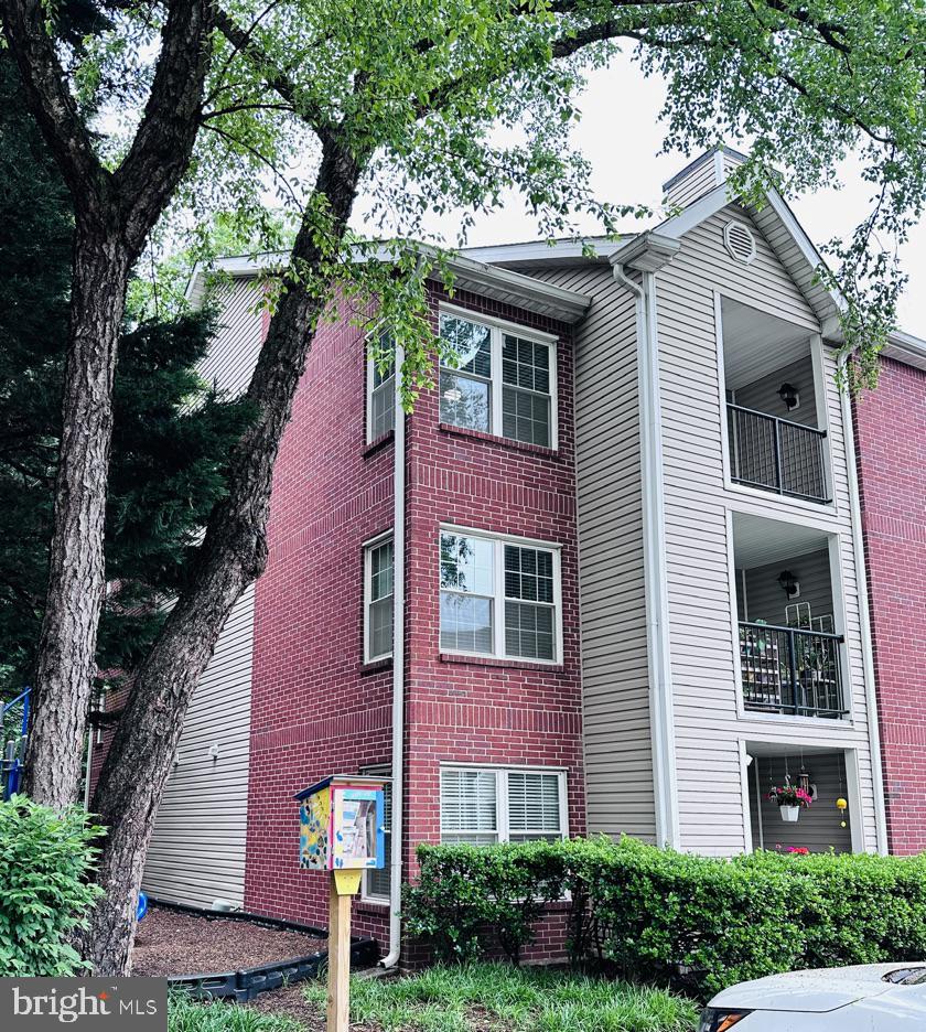 3303 Wyndham Cir #348