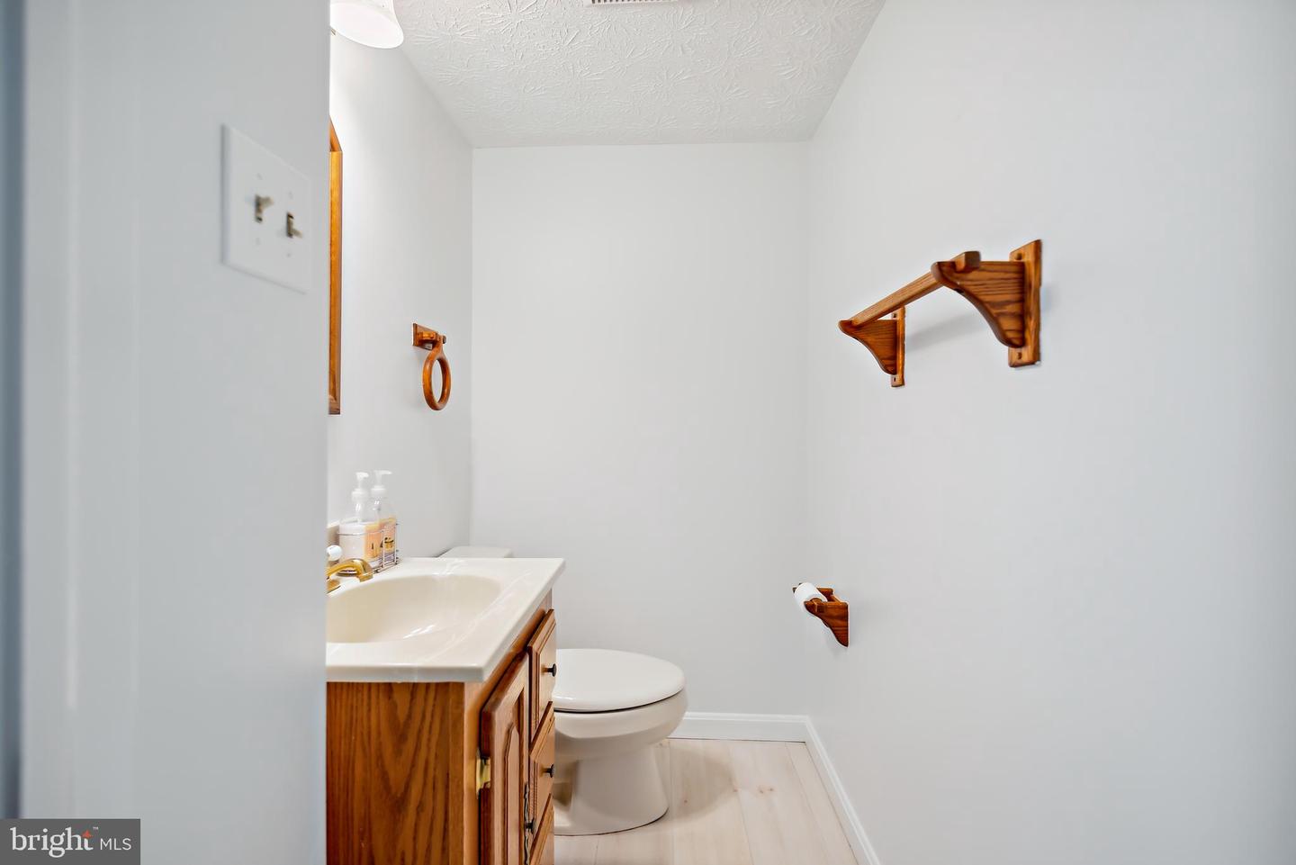 Photo 13 of 31 of 18024 Queen Elizabeth Dr townhome